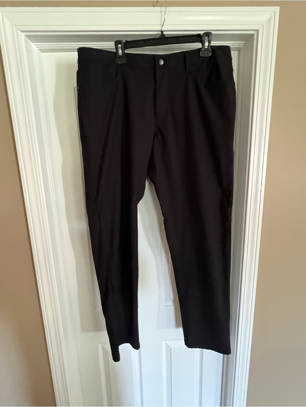 Lululemon Mens ABC Classic fit 5 pocket Warpstreme pants. 38x34. Black.